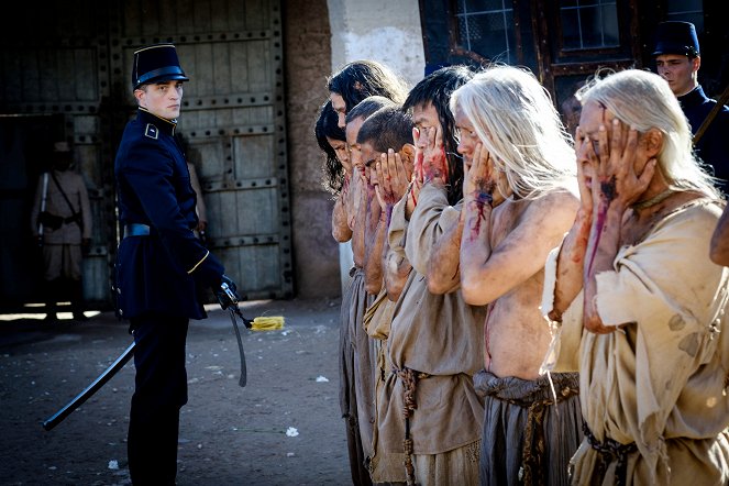 Waiting for the Barbarians - Photos - Robert Pattinson