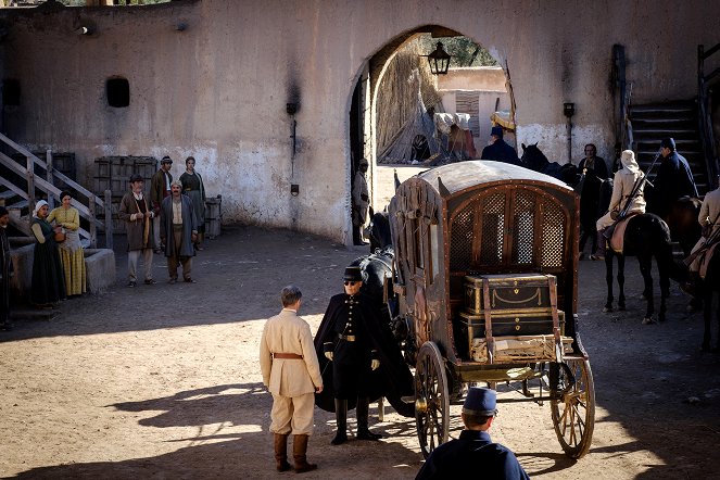 Czekając na barbarzyńców - Z filmu