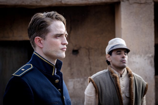 Waiting for the Barbarians - De la película - Robert Pattinson