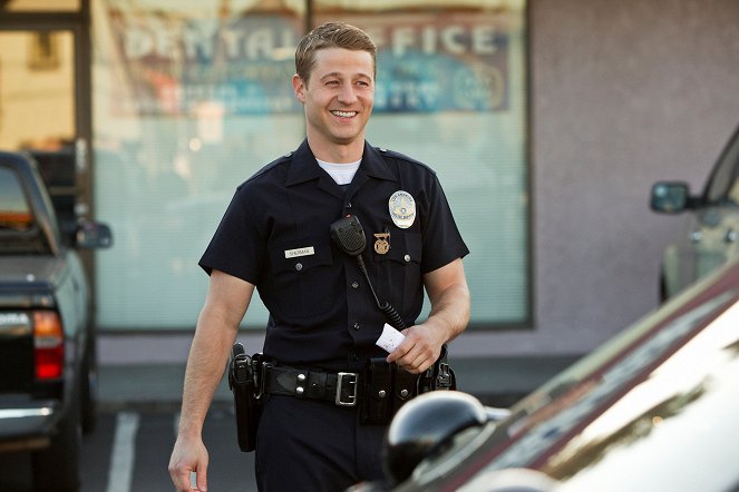 Policajti z L. A. - Identity - Z filmu