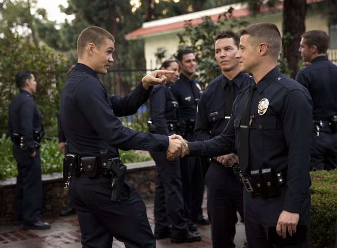 Policajti z L. A. - Hats and Bats - Z filmu