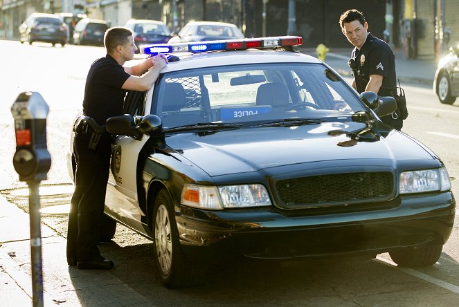 Policajti z L. A. - Under the Big Top - Z filmu