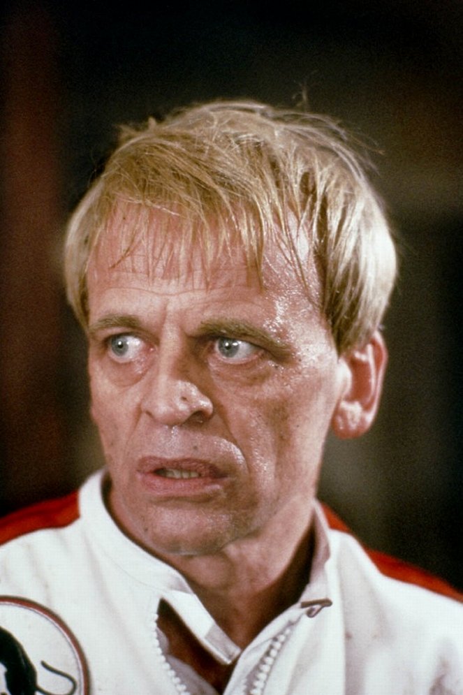 Cacería de un inocente - De la película - Klaus Kinski