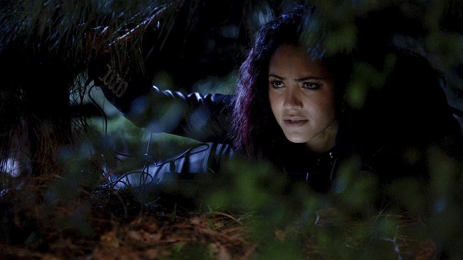 MacGyver - Fire + Ashes + Legacy = Phoenix - Film - Tristin Mays