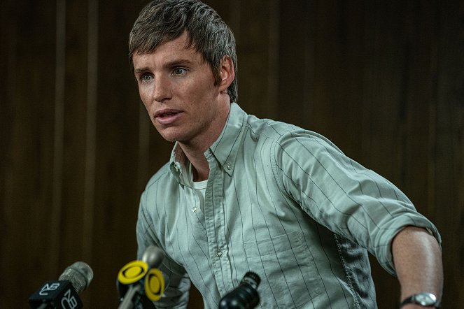 The Trial of the Chicago 7 - Photos - Eddie Redmayne