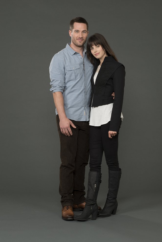 Kniha spomienok - Promo - Luke Macfarlane, Meghan Ory