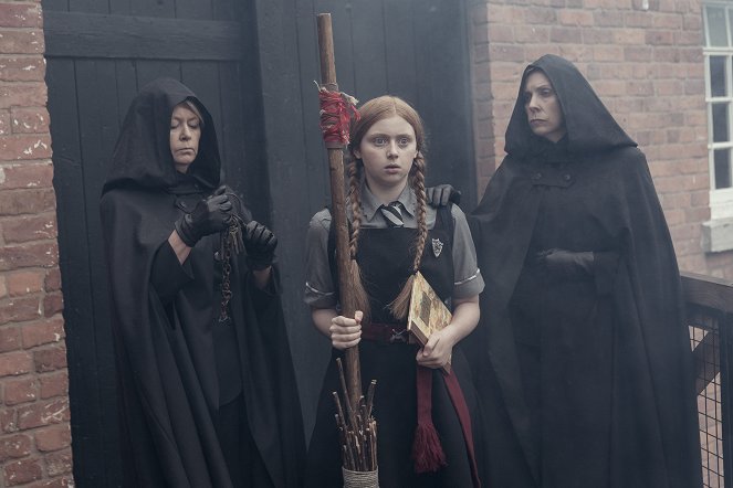 Čarodějnice školou povinné - The Witching Hour: Part 1 - Z filmu