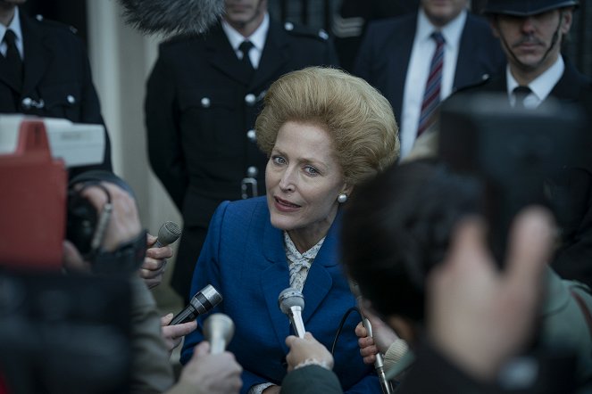 The Crown - Gold Stick - Photos - Gillian Anderson