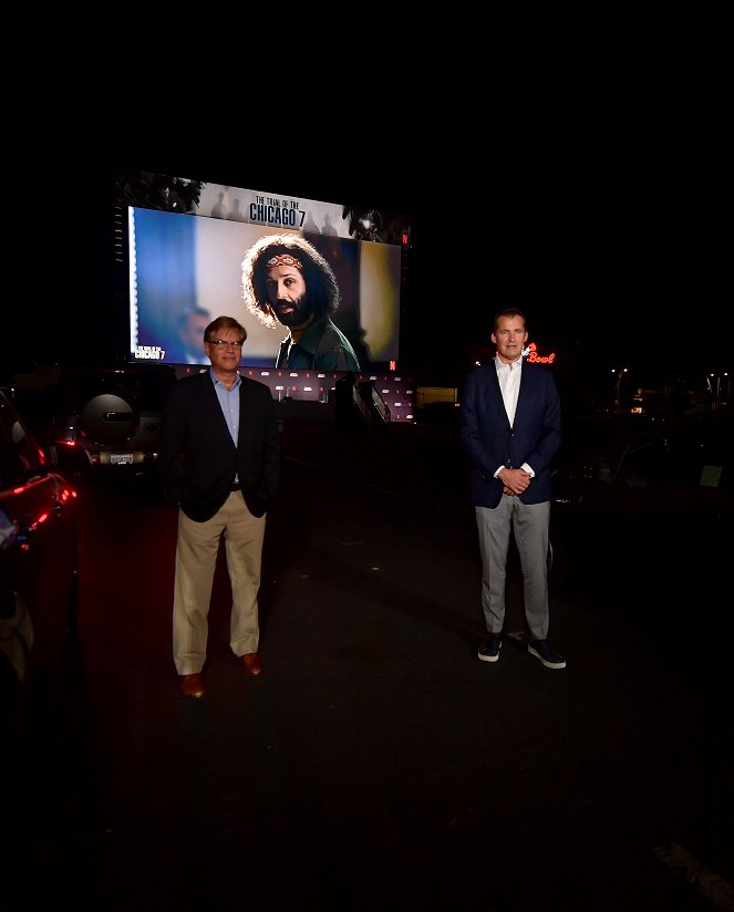 A chicagói 7-ek tárgyalása - Rendezvények - Netflix’s "The Trial of the Chicago 7" Los Angeles Drive In Event at the Rose Bowl on October 13, 2020 in Pasadena, California