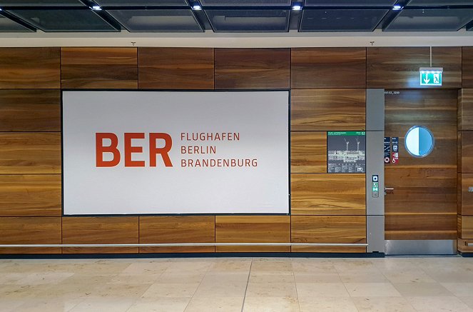Letzter Aufruf BER - Der lange Weg zum Hauptstadtflughafen - Kuvat elokuvasta