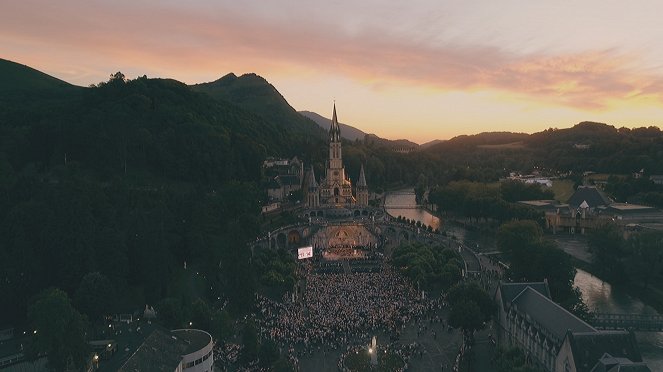 Lourdes, le sanctuaire de la démesure - Filmfotók