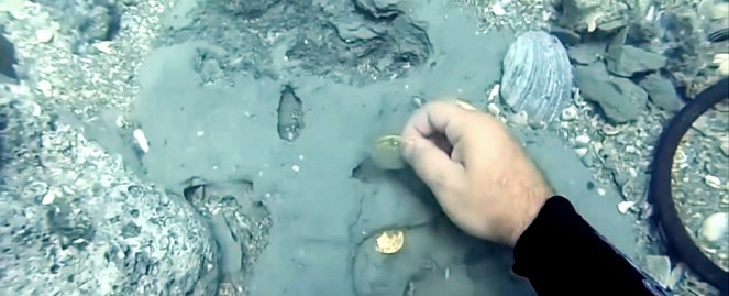 Sunken Eldorado: The New Underwater Gold Rush? - De la película