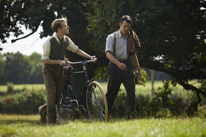 Making Noise Quietly - Photos