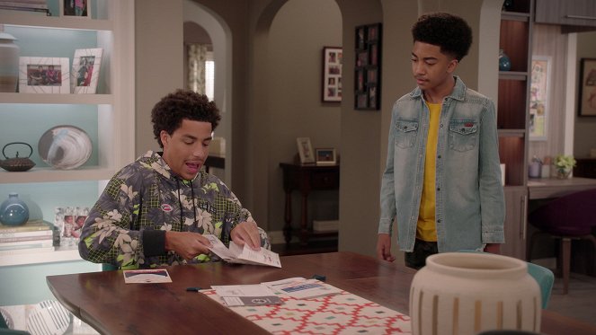 Black-ish - Election Special: Part 1 - Z filmu - Marcus Scribner, Miles Brown