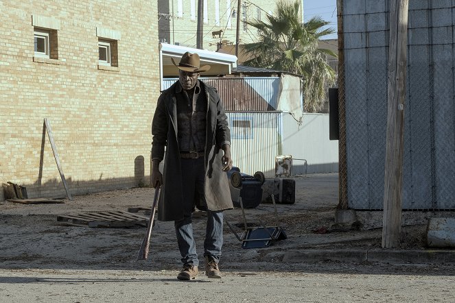 Fear the Walking Dead - The End Is the Beginning - Photos - Demetrius Grosse