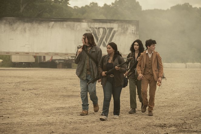 The Walking Dead: Nowy Świat - Season 1 - Trupia Pożoga - Z filmu - Hal Cumpston, Aliyah Royale, Alexa Mansour, Nicolas Cantu