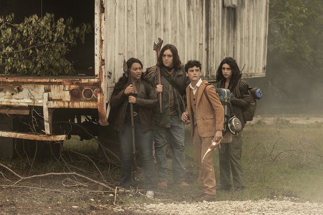 The Walking Dead: Mi vagyunk a világvége - A dicsőség lángja - Filmfotók - Aliyah Royale, Hal Cumpston, Nicolas Cantu, Alexa Mansour
