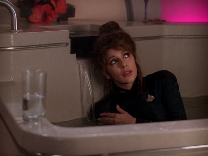 Star Trek: The Next Generation - Season 7 - Genesis - Photos - Marina Sirtis