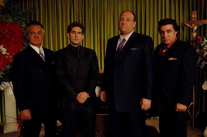 Sopranos, The - Season 6 - Vain jäsenille - Promokuvat - Tony Sirico, Michael Imperioli, James Gandolfini, Steven Van Zandt