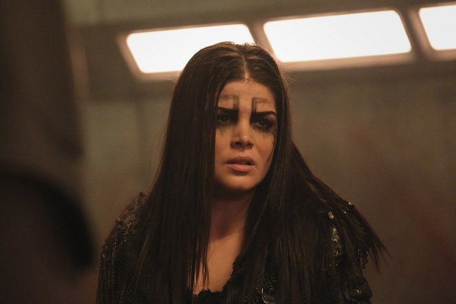 The 100 - The Last War - Photos - Marie Avgeropoulos