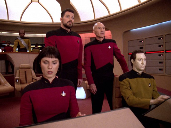 Star Trek - Das nächste Jahrhundert - Die Rückkehr von Ro Laren - Filmfotos - Michelle Forbes, Jonathan Frakes, Patrick Stewart, Brent Spiner