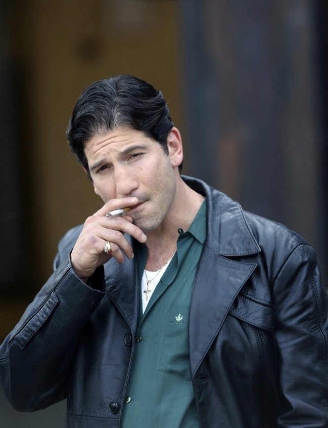 Všetci svätí mafie - Z nakrúcania - Jon Bernthal