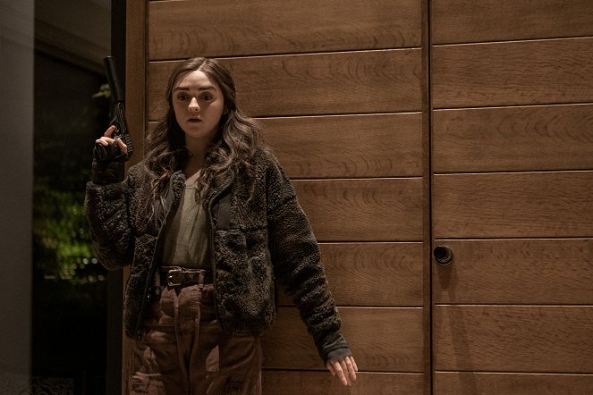 Two Weeks to Live - Geheime Mission - Filmfotos - Maisie Williams