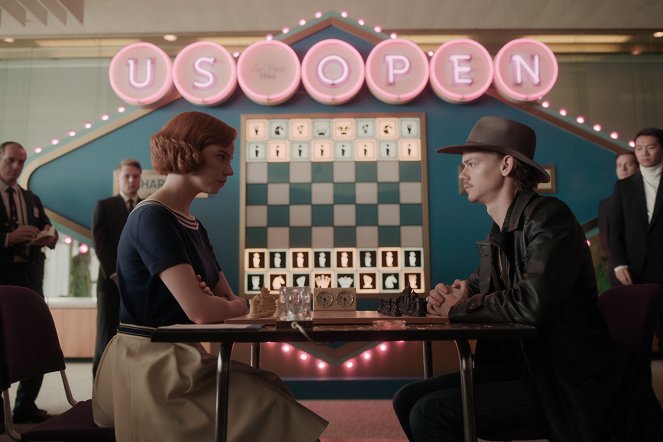 The Queen's Gambit - Doubled Pawns - Photos - Anya Taylor-Joy, Thomas Brodie-Sangster