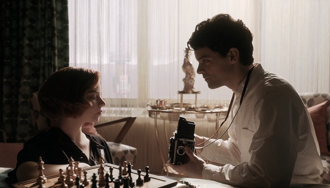 The Queen's Gambit - Doubled Pawns - Photos - Anya Taylor-Joy, Jacob Fortune-Lloyd