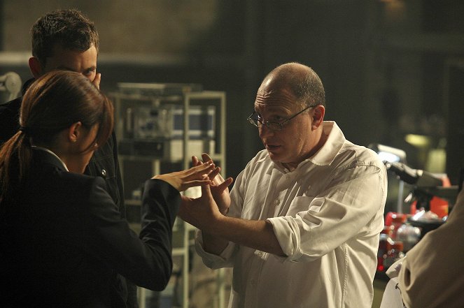 Fringe - Season 2 - A New Day in the Old Town - Making of - Akiva Goldsman