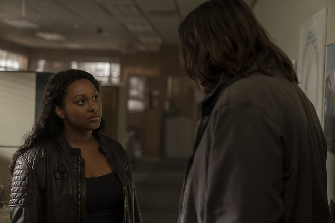 The Walking Dead: World Beyond - Season 1 - The Tyger and the Lamb - Photos - Aliyah Royale