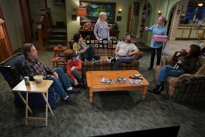 The Conners - Keep on Truckin' Six Feet Apart - Filmfotók - John Goodman, Ames McNamara, Sara Gilbert, Alicia Goranson, Jay R. Ferguson, Laurie Metcalf, Katey Sagal