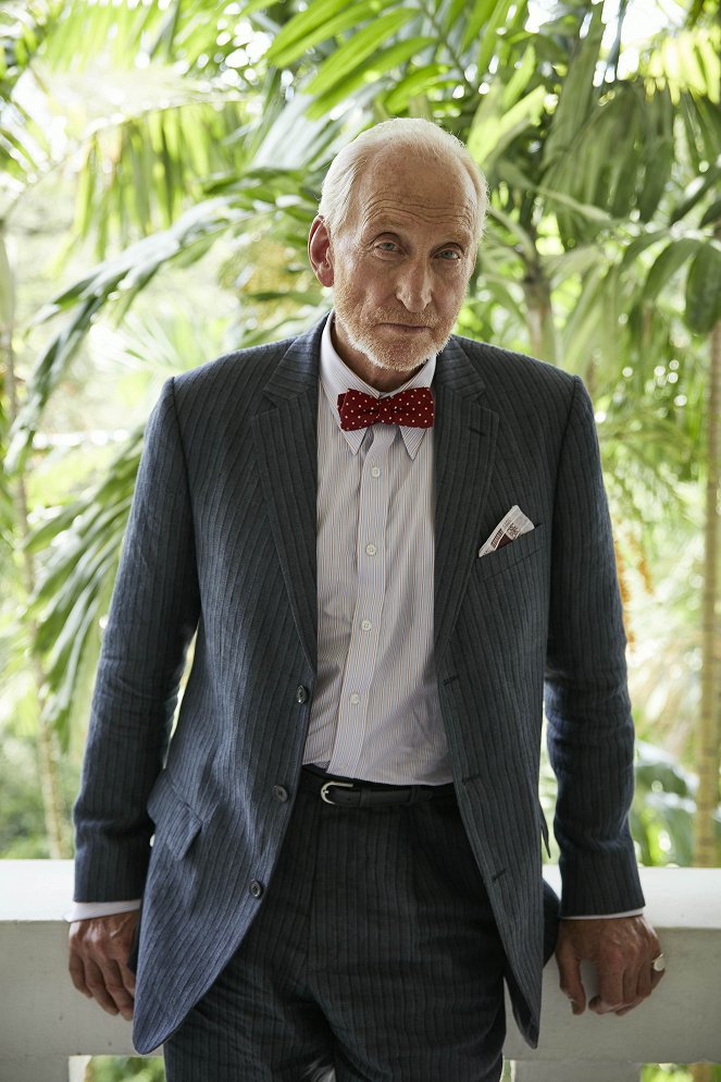The Singapore Grip - Singapore for Beginners - Photos - Charles Dance