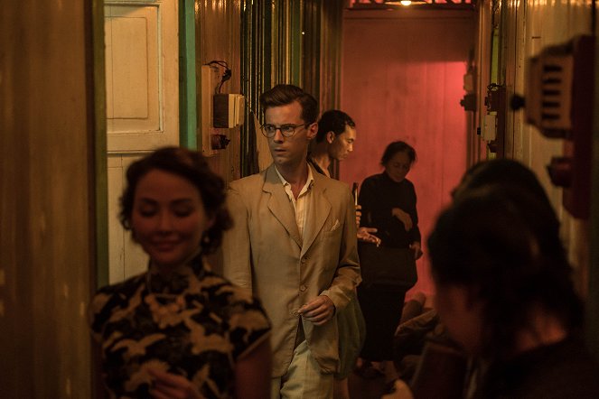 Szingapúr nem enged - The Singapore Grip - Filmfotók - Elizabeth Tan, Luke Treadaway