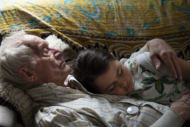 Falling - Photos - Lance Henriksen, Gabby Velis