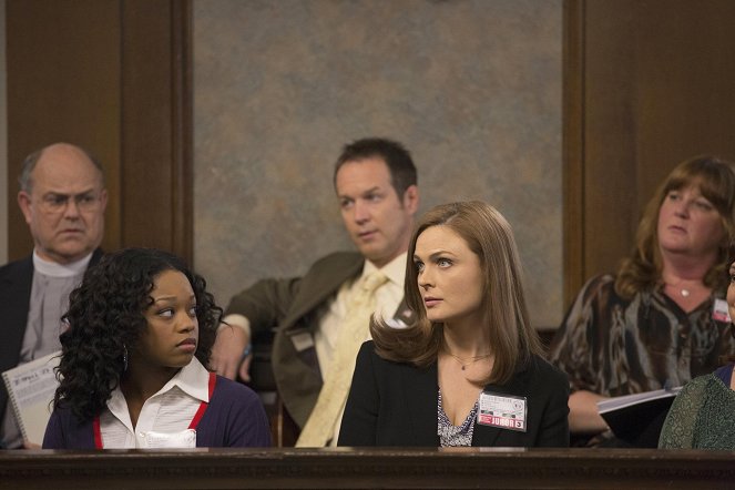 Bones - The Fury in the Jury - Photos - Jazz Raycole, Robert Alan Beuth, Emily Deschanel, Karly Rothenberg