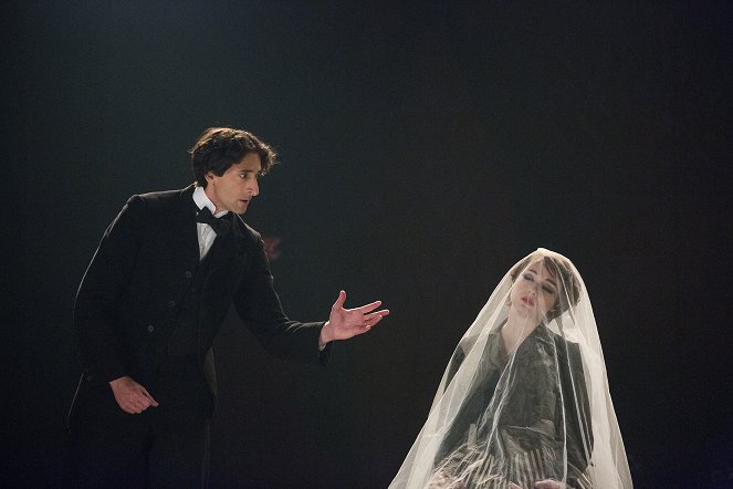 Houdini - Photos - Adrien Brody, Kristen Connolly