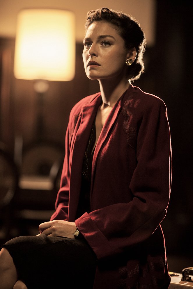 Mob City - Semper Fi - Filmfotos - Alexa Davalos