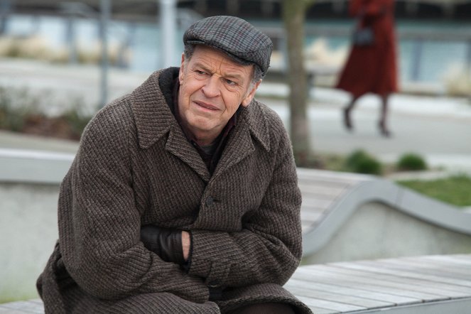 Fronteiras - Letters of Transit - Do filme - John Noble