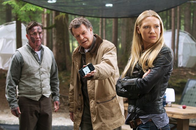 Fringe: Na granicy światów - Rejestrator historii - Z filmu - John Noble, Anna Torv