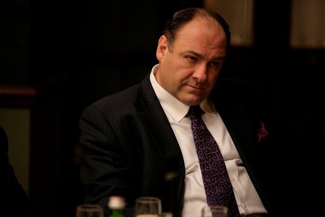 The Sopranos - Season 6 - Luxury Lounge - Photos - James Gandolfini