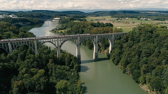 Traumhafte Bahnstrecken der Schweiz - Vom Dreiseenland durch das Lavaux bis nach Genf - Z filmu