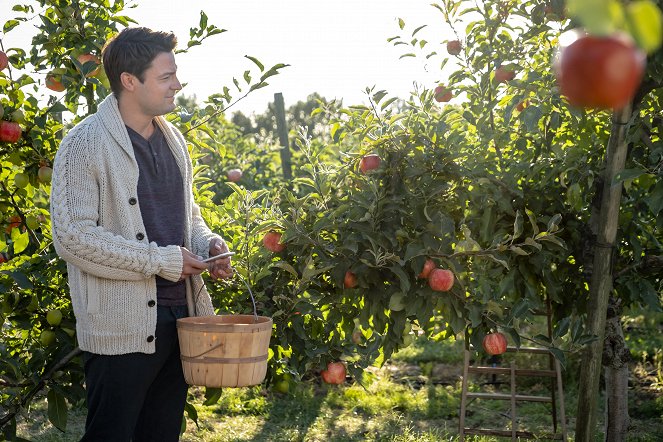 Falling for You - Ein Kuchen für zwei - Filmfotos - Tyler Hynes