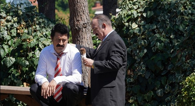 Tövbeler Olsun - Episode 3 - Kuvat elokuvasta - Güven Kıraç