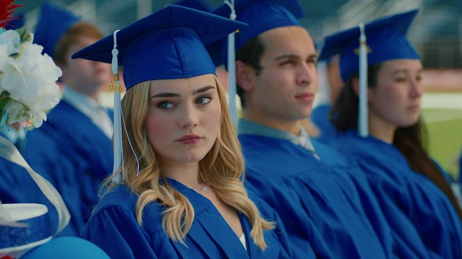 Nie ma lekko - Season 5 - Graduation - Z filmu - Meg Donnelly