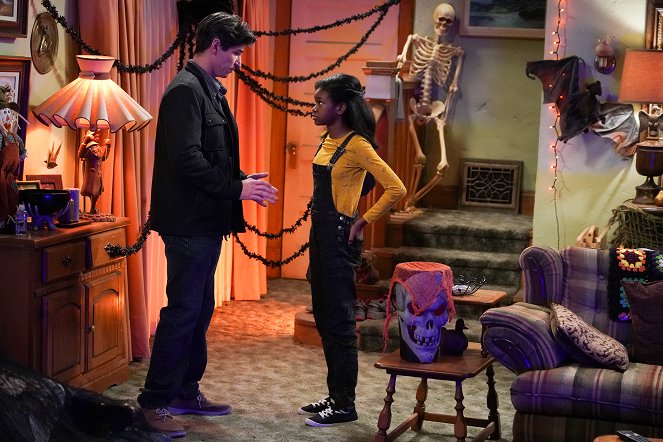 The Conners - Season 3 - Halloween and the Election vs. the Pandemic - Photos - Michael Fishman, Jayden Rey