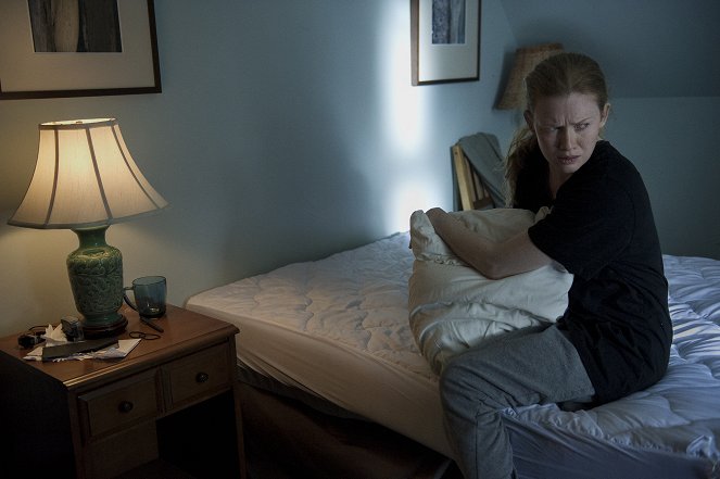 The Killing - Blood in the Water - Photos - Mireille Enos