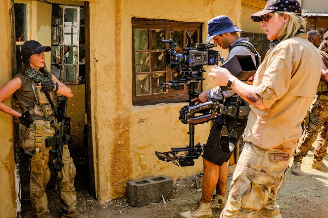Pokoli küldetés - Forgatási fotók - Megan Fox, M.J. Bassett