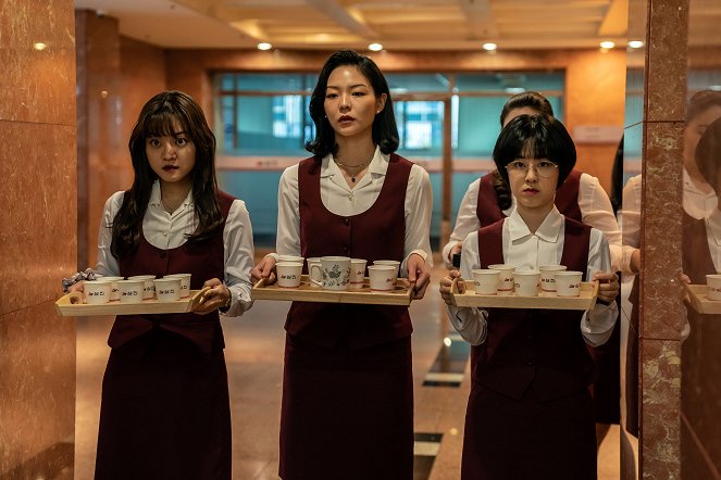 Samjingeurup yeongeotoikban - De la película - Ah-seong Ko, Esom, Hye-soo Park