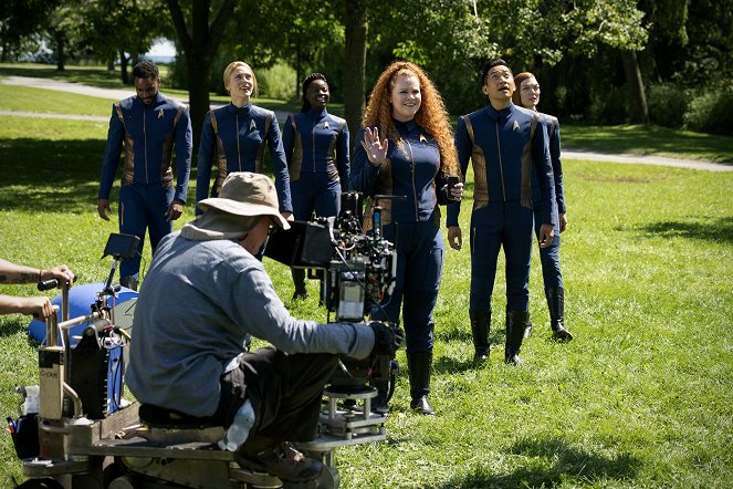 Star Trek: Discovery - People of Earth - Tournage - Ronnie Rowe, Sara Mitich, Oyin Oladejo, Mary Wiseman, Patrick Kwok-Choon, Emily Coutts